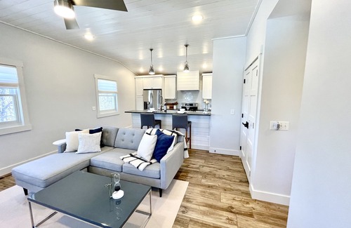 Spearfish Apartamento | Beautiful Serene Carriage House Apartment