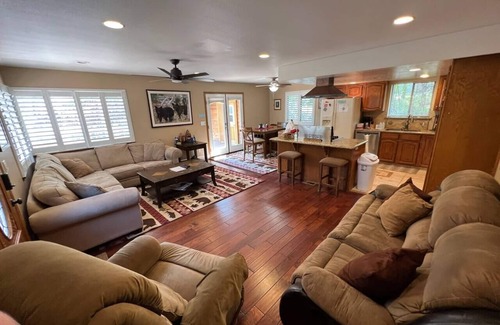 Lakehead Casa | Beautiful Shasta Lake House, Lakeshore, Sleeps 12 - Shasta Lakeshore Retreat #6