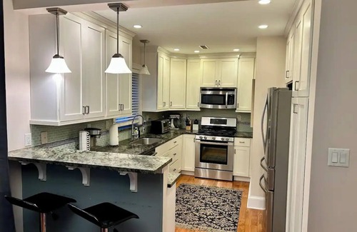Manayunk Casa | Beautiful Single Family Home in the Heart of Manayunk with Parking!