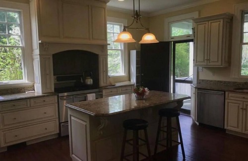 Sabillasville Casa | Beautiful, Spacious Historic Victorian Near Ski Liberty