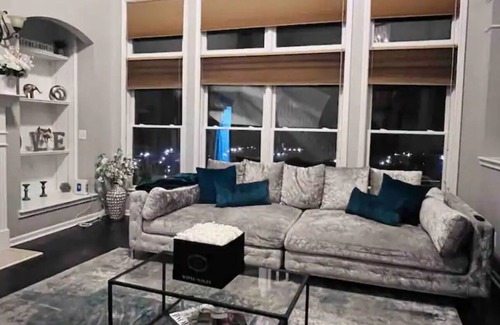 Cliftondale Casa | Beautiful Spacious Home In Atlanta with Content Area in a beautiful neighborhood