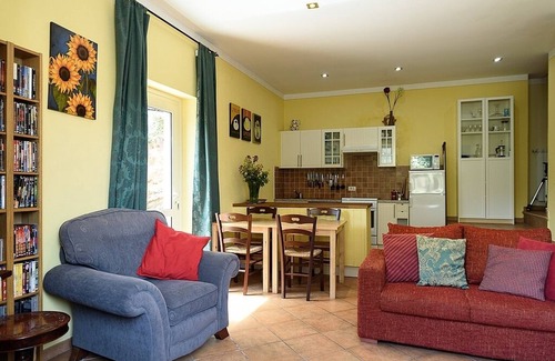 Acquasparta Apartamento | Hermoso y espacioso apartamento de vacaciones de 2 dormitorios en Umbrian Town Villa