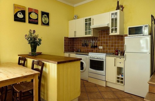 Acquasparta Apartamento | Hermoso y espacioso apartamento de vacaciones de 2 dormitorios en Umbrian Town Villa