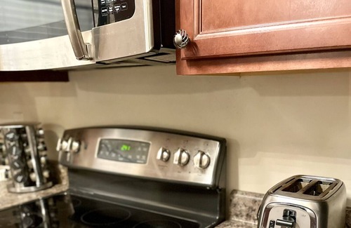Clarkdale Casa | Beautiful Spacious Townhome Minutes from Atlanta Airport