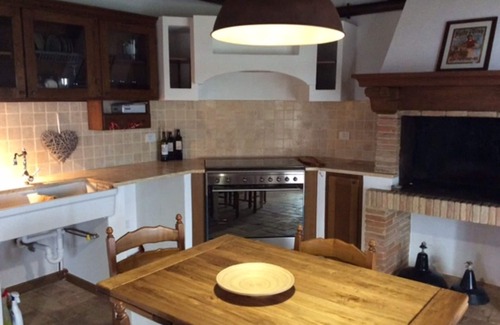 Amelia Casa | Hermosa casa de campo de piedra - tours de vino organizados