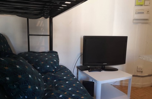 Quartier de la Goutte-d'Or Apartamento | Beautiful Studio near Sacré Coeur