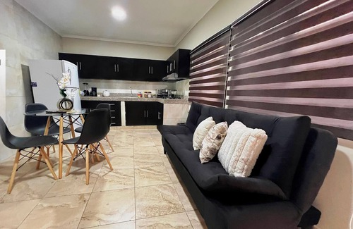 Barrio Kennedy Apartamento | Hermosa Suite en Ciudadela Las Garzas, segura y céntrica, Guayaquil