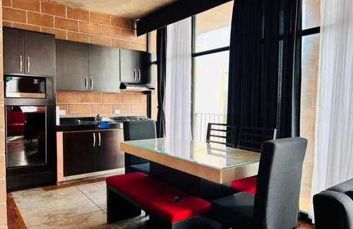 Balcones de Loma Linda Apartamento | Hermosa Suite en Malecón con vista al mar!