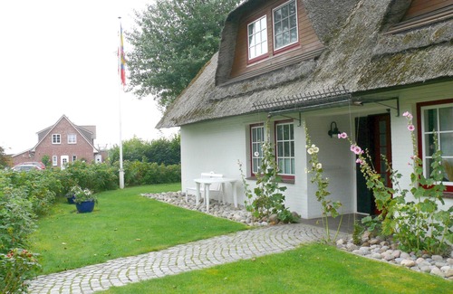 Vollerwiek Apartamento | Beautiful thatched house near the North Sea. In 10 minutes by car in St. Peter-Ording.
