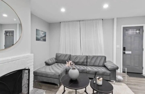 Kingman Park Casa | Beautiful Townhome on Gales St