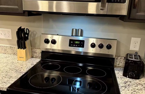 Clarksville Casa | Beautiful Townhome with Pool