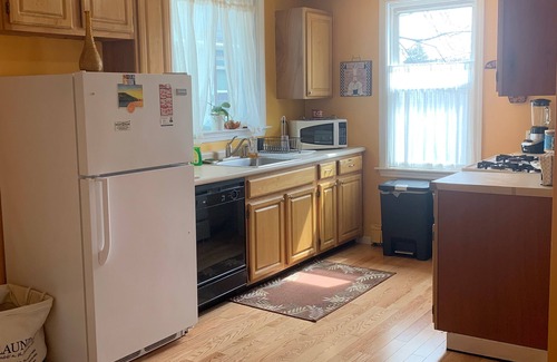 Dorchester Casa | Conveniente ubicación, muy cerca de la línea T-rojo, Aparcamiento gratuito, ilimitado