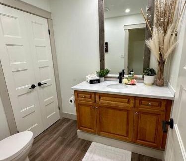 Collingwood Casa | Beautiful tranquil centrally located condo