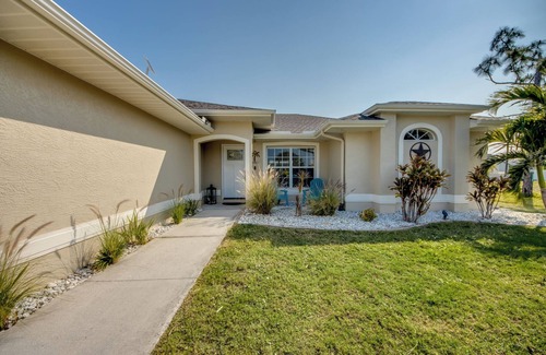 Gulf Cove Casa | Hermosa villa de vacaciones con piscina / lanei recién renovada en la soleada Florida