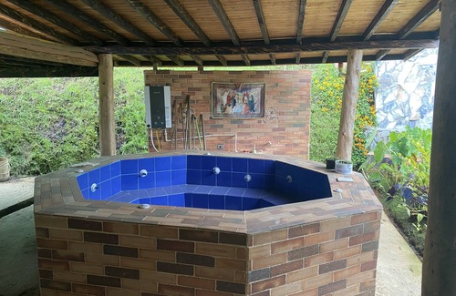 Guarne Otro | Beautiful vacation/country home with Jacuzzi Birdwatchers paradise. Stargazing
