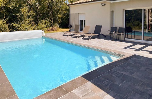 Montcabrier Casa | Beautiful vacation home with pool on the edge of the forest.