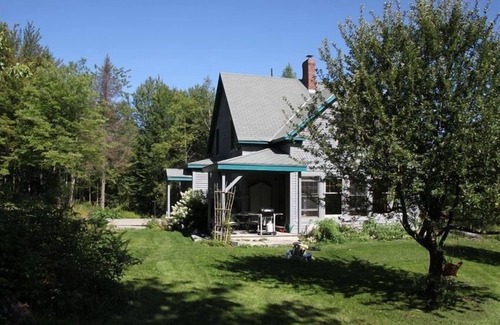 Wolcott Casa | Hermosa cima de la montaña de Vermont en 10 acres - Casa y cabaña