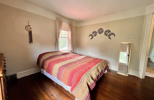 Brownfield Otro | Beautiful Victorian home just minutes away from, town, sking, shopping, nature