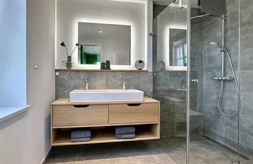 Rosenhagen Apartamento | Apartamento-Superior-Baño en la habitacion-Vista al patio-Hundefreundlich