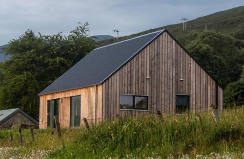 Breakish Casa | Beautiful views from right above the water