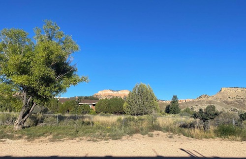 Tropic Casa | Beautiful views of Bryce Canyon National Park ! Trails are close by