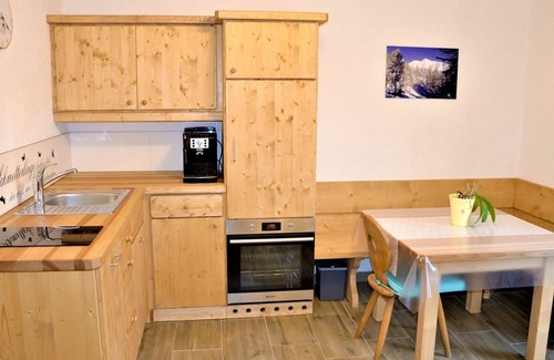 Leithen Villa | Estupenda casa de vacaciones para 4 personas con WIFI, TV y balcón