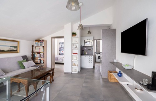 Lany Villa | Estupenda casa de vacaciones para 4 personas con WIFI, piscina, TV, balcón y vista panorámica