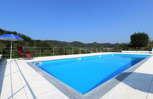Brozolo Casa | Preciosa casa de vacaciones con WIFI, piscina privada, TV, veranda y vista panorámica