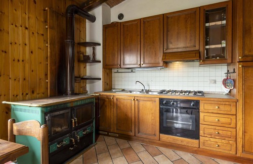 Traona Casa | Maravillosa casa de vacaciones para 6 personas con WIFI, TV, patio y mascotas permitida