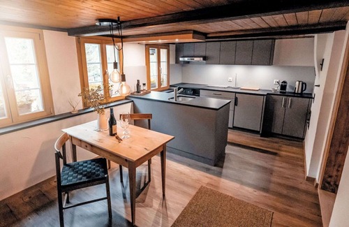 Innertkirchen Villa | Estupenda casa de vacaciones para 2 personas con WIFI, TV, patio y vista panorámica