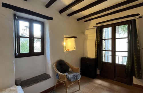 Borgomaro Casa | Preciosa casa de vacaciones para 2 personas con WIFI, TV, terraza y aparcamiento