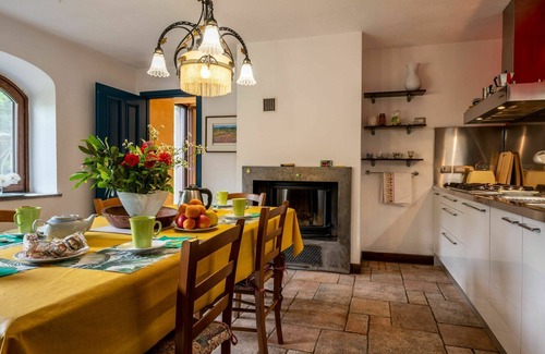 Cortazzone Casa | Casa de vacaciones con piscina privada, TV, patio, mascotas permitida, vista panorámica