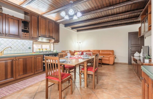 Partinico Casa | Maravillosa casa de vacaciones para 6 personas con WIFI, A/C, TV y balcón
