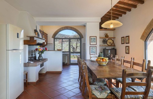 Scandicci Casa | Casa de vacaciones con piscina privada, WIFI, TV, patio, mascotas permitida, vista panorámica