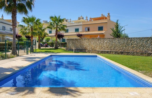Olhao Casa | Estupenda casa de vacaciones con A/C, WIFI, piscina, TV, terraza y mascotas permitida