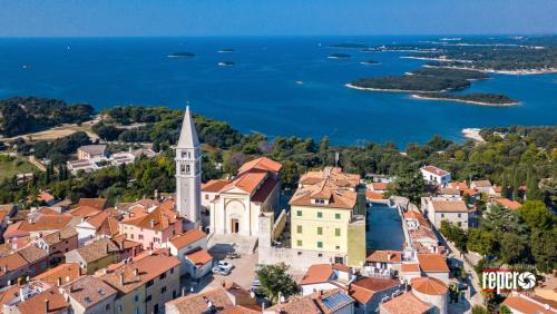 Mugeba Villa | Beautiful villa Mugeba I with pool in Porec near the aquapark