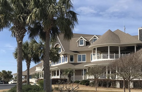 Seabrook Island Casa | Hermosa y recientemente renovada villa de tenis con acceso al club de playa privado.