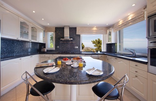 Espero-Pax Villa | Hermosa villa con vista al mar