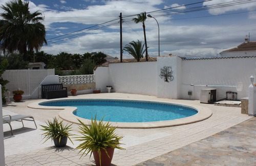 El Chaparral Villa | Hermosa villa con piscina privada y jardín.