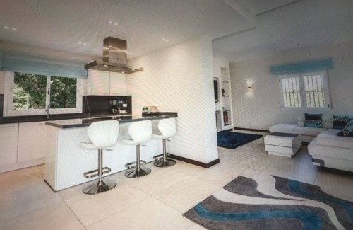 Nueva Andalucia Villa | Hermosa villa con piscina climatizada muy cerca de Puerto Banus