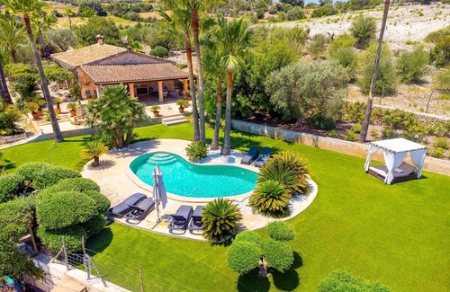 Llubi Villa | Preciosa villa con piscina en Llubí, en el centro de Mallorca.