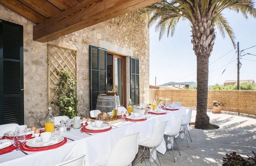 Selva Villa | Hermosa villa de pueblo con una gran piscina para 12 personas.