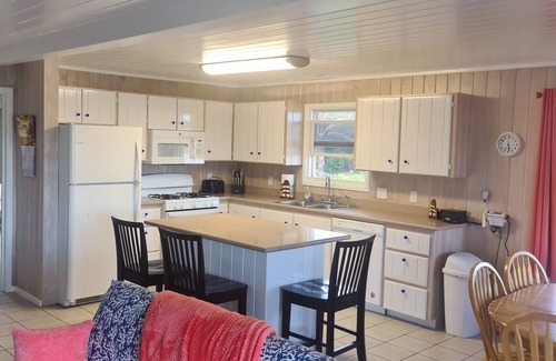 Hope Town Villa | Hermosa propiedad en alquiler frente al mar w / atraque en puerto de Hope Town, Abaco