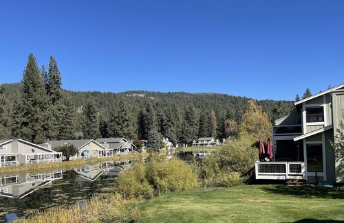 Plumas Eureka Estates Casa | Beautiful Waterfront Townhome on Plumas Pines Golf Course