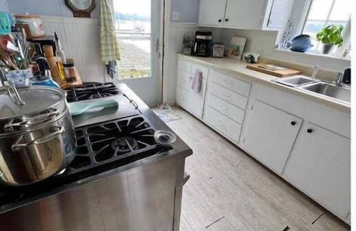 Northport Casa | Beautiful Waterfront 3 Bedroom 1.5 Bath Beach Home Sunset Oasis Village 1hr NYC