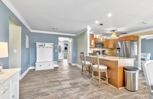 Palm Harbor Casa | Beautiful Waterfront Pool Home | Close to Golf & Beaches | Dog Friendly | Free Wifi | Dock