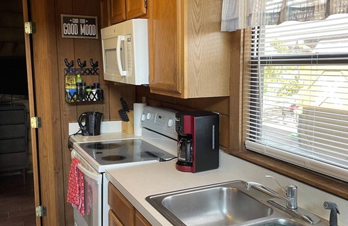 Okeechobee Cabina | Beautiful Waterview Cabin with dock and access to Lake Okeechobee