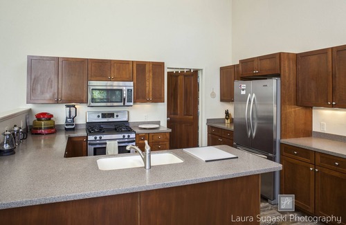 Basalt Casa | Beautiful Willits Townhouse 5 minutes from Whole Foods, restaurants and bars!