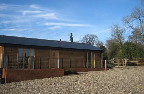 Maidstone Cabina | cabaña de troncos de bellos establecer en una granja en el corazón del campo de Kent