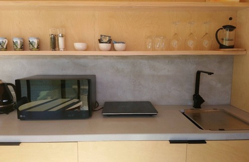 Mountain Bay Cabina | Beautifully appointed Tiny House.